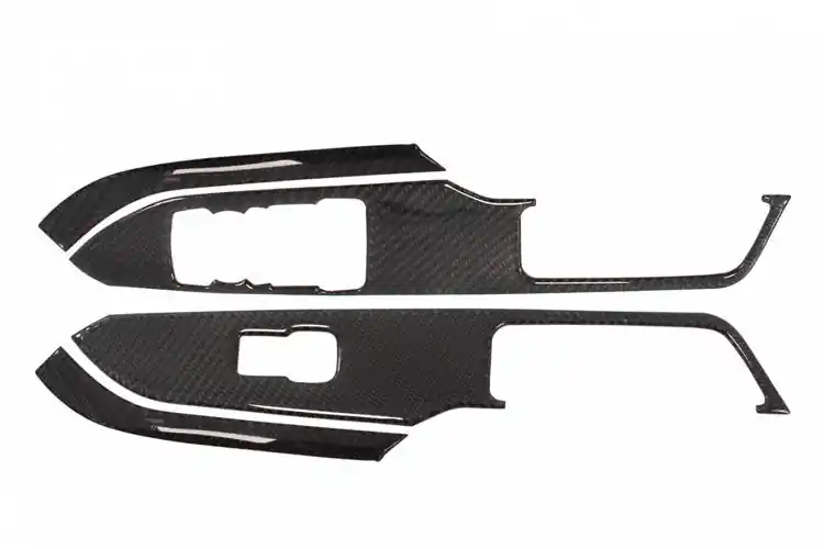 Okleina carbonowa panelu bocznego Ford Mustang 15-19 | Megacena